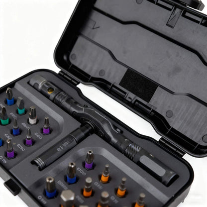 TorqueMate - 24-in-1 Multi-Tool Schroevendraaier met Vergrendelfunctie, Magnetische Bits & Compact Opbergen voor Thuis, PC en Doe-Het-Zelf