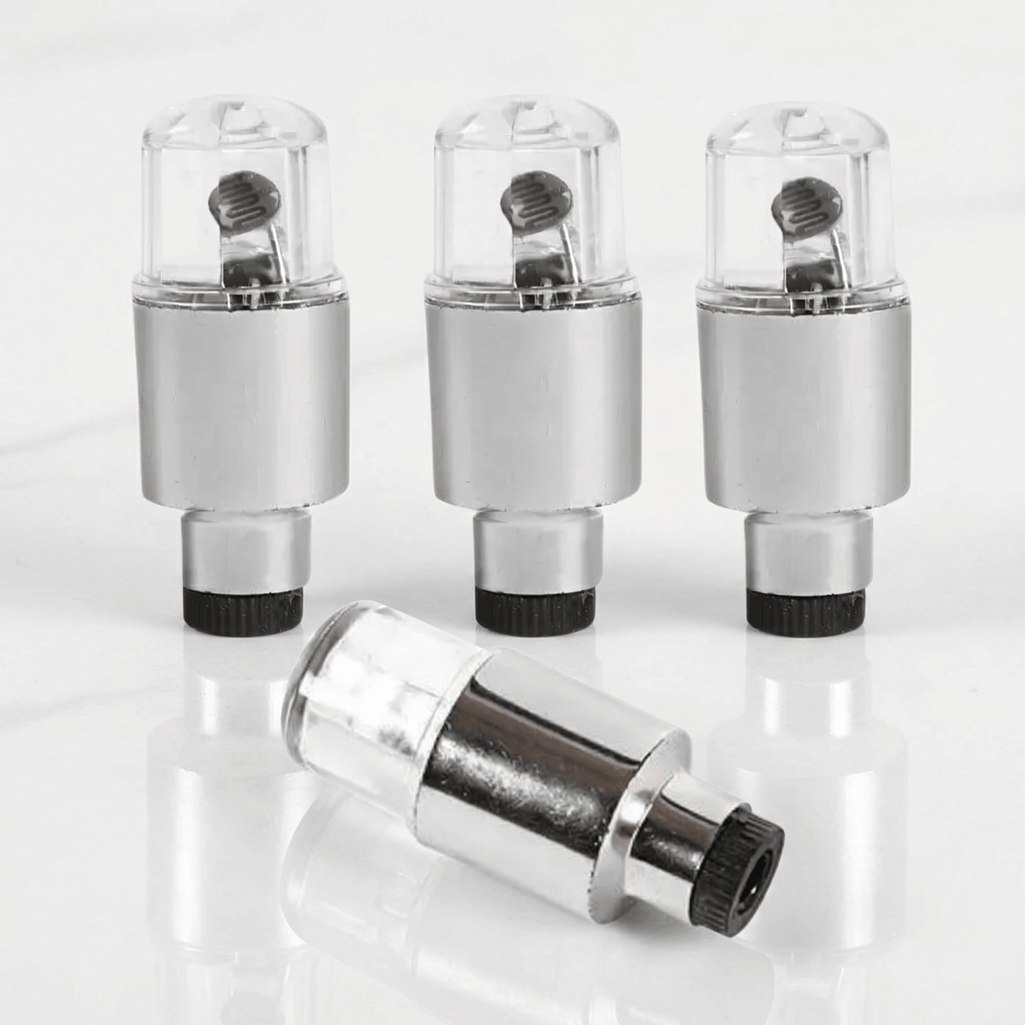 ValveSpark – 4-pack LED Däckventilsljus med Rörelse- och Ljussensor – Automatisk RGB Belysning